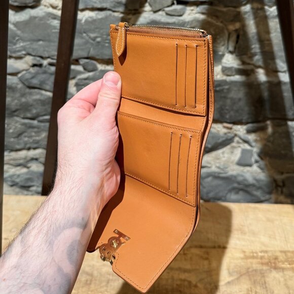 Burberry TB Compact Trifold Tan Grained Leather Wallet - Picture 4 of 16